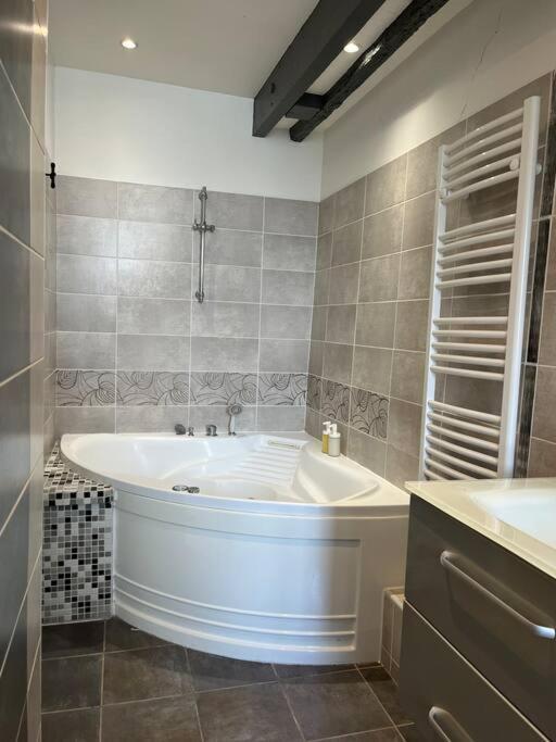 Duplex De Charme En Centre Ville Avec Terrasse Brive-la-Gaillarde Extérieur photo